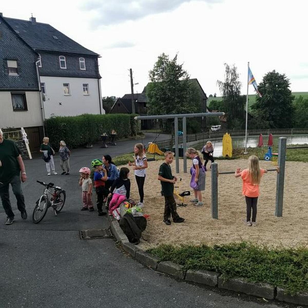 Foto: neuer Spielplatz in Burglemnitz
