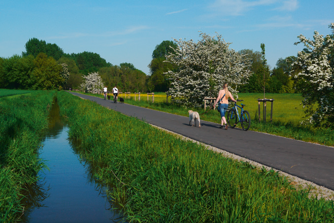 Foto: Ländlicher Weg bei Herbsleben ©TMIL