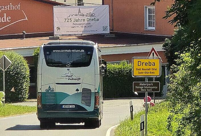 Ankunft des Jurybusses