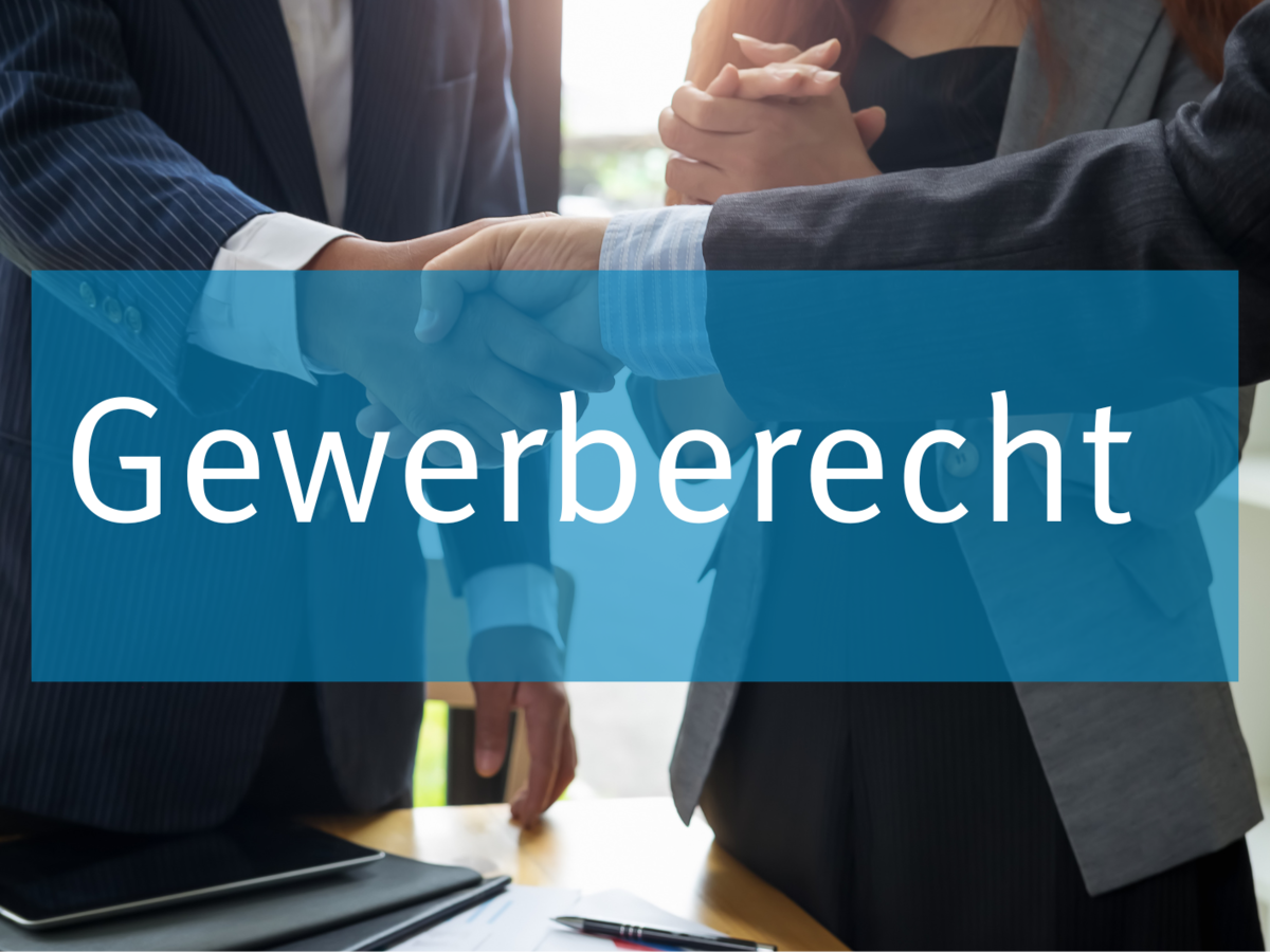 Gewerberecht: Zwei Männer schütteln sic die Hand