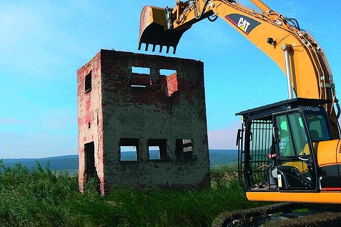 Foto: Abriss eines ehemaligen Vogelbeobachtungsturmes bei Esperstedt © ThLG